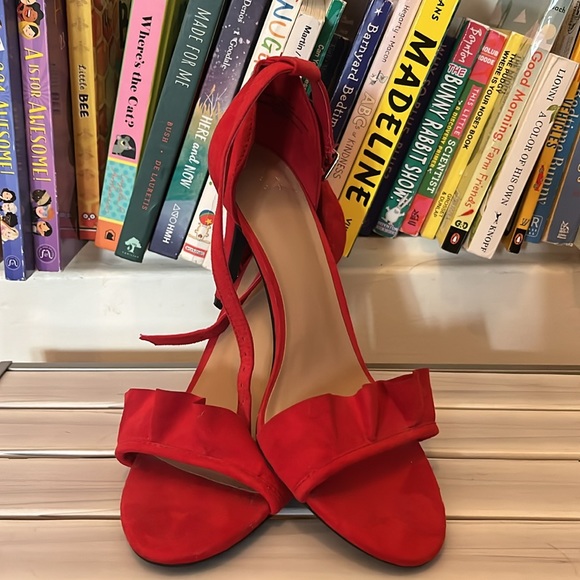 Holiday Heels 🎄 Ruffle strap open toe heels -8 - Picture 5 of 5